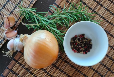 Фото шага рецепта Говядина с розмарином и луковой заправкой 174255 шаг 8  