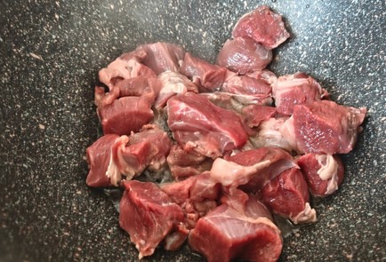 Фото шага рецепта Говядина в казане с овощами 190488 шаг 2  