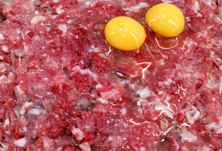 Фото шага рецепта Говяжьи котлеты с тыквой и сливками 152088 шаг 2  