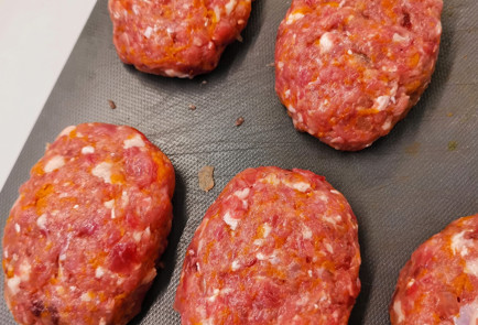 Фото шага рецепта Говяжьи котлеты с тыквой и сливками 152088 шаг 4  