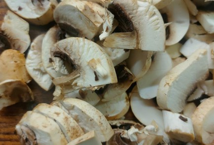 Фото шага рецепта Говяжье сердце с шампиньонами на сковороде 191089 шаг 9  