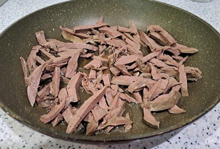 Фото шага рецепта Говяжье сердце с соевым соусом луком и морковью 189558 шаг 6  