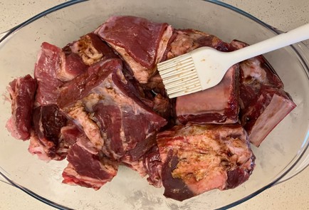 Фото шага рецепта Говяжьи ребра с соусом ворчестер в духовке 176149 шаг 5  