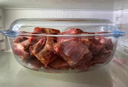 Фото шага рецепта Говяжьи ребра с соусом ворчестер в духовке 176149 шаг 6  