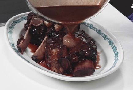 Фото шага рецепта Говяжьи ребра в красном вине 175435 шаг 15  