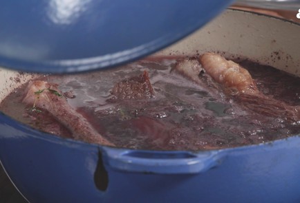 Фото шага рецепта Говяжьи ребра в красном вине 175435 шаг 6  