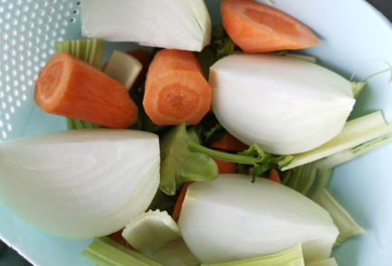 Фото шага рецепта Говяжьи щечки 189935 шаг 1  