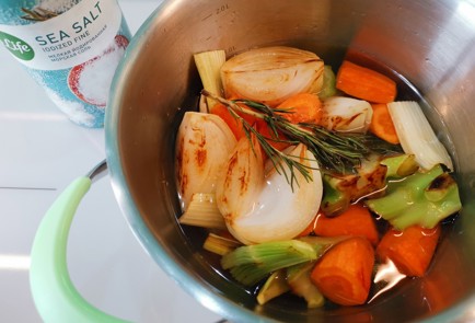 Фото шага рецепта Говяжьи щечки 189935 шаг 3  