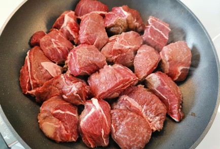 Фото шага рецепта Говяжьи щечки 189935 шаг 4  