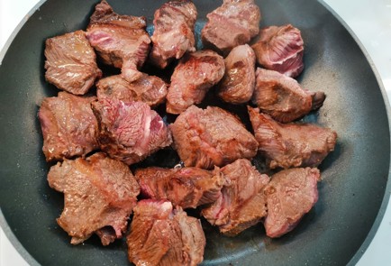 Фото шага рецепта Говяжьи щечки 189935 шаг 5  