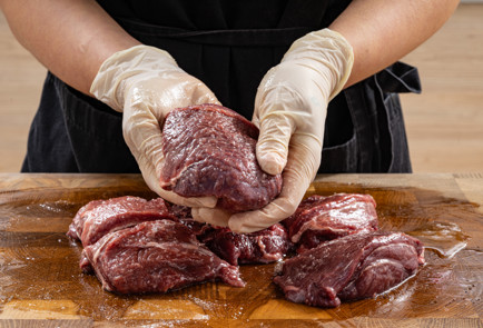 Фото шага рецепта Говяжьи щеки в духовке 190672 шаг 3  