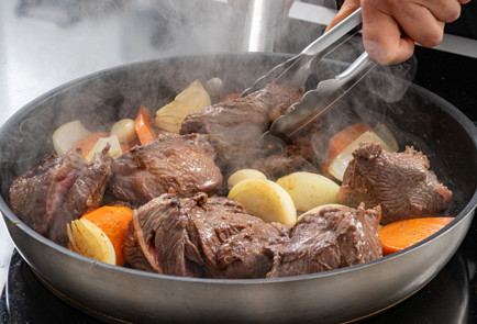 Фото шага рецепта Говяжьи щеки в духовке 190672 шаг 4  