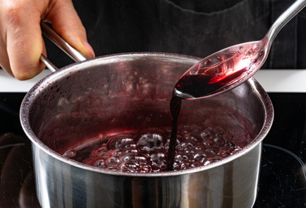 Фото шага рецепта Говяжьи щеки в духовке 190672 шаг 9  