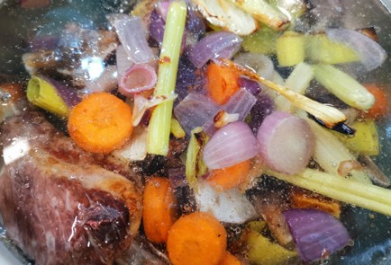 Фото шага рецепта Говяжий бульон с беконом 175620 шаг 12