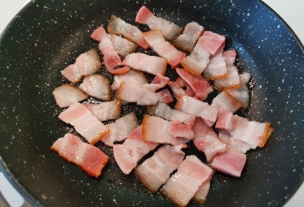 Фото шага рецепта Говяжий бульон с беконом 175620 шаг 16