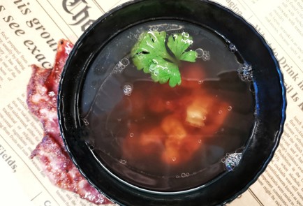 Фото шага рецепта Говяжий бульон с беконом 175620 шаг 18