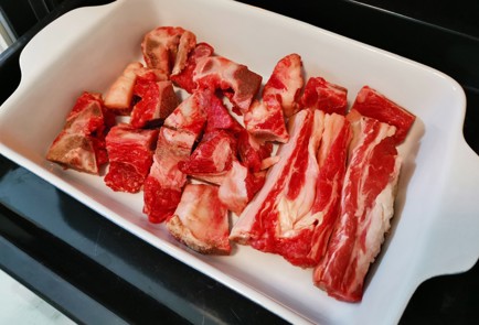 Фото шага рецепта Говяжий бульон с беконом 175620 шаг 3