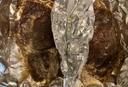 Фото шага рецепта Говяжий край с греческим йогуртом и чабером 186472 шаг 9  