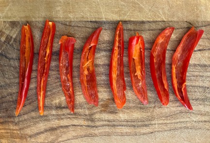 Фото шага рецепта Говяжий стейк в остропряном соусе 175930 шаг 3  