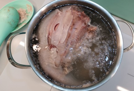 Фото шага рецепта Говяжий язык обжаренный на сковороде гриль 176013 шаг 1