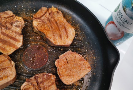 Фото шага рецепта Говяжий язык обжаренный на сковороде гриль 176013 шаг 11