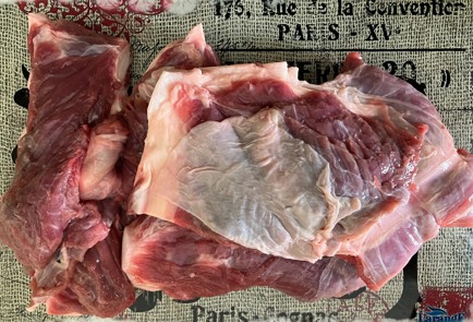 Фото шага рецепта Говяжья грудинка с брусничным соусом 176154 шаг 1  