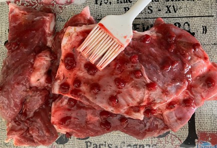 Фото шага рецепта Говяжья грудинка с брусничным соусом 176154 шаг 3  