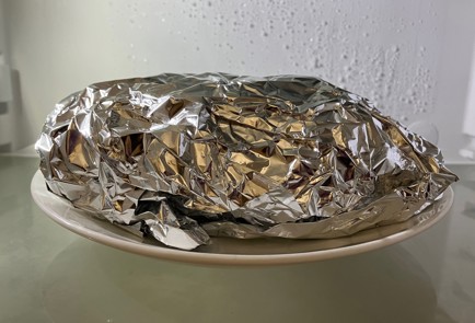 Фото шага рецепта Говяжья грудинка с брусничным соусом 176154 шаг 5  