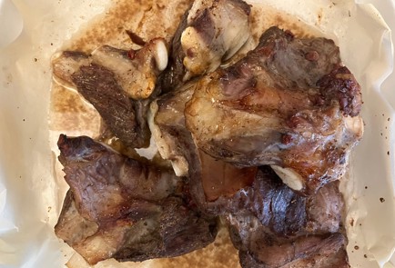 Фото шага рецепта Говяжья грудинка с брусничным соусом 176154 шаг 9  