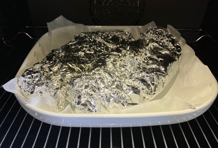 Фото шага рецепта Говяжья лопатка с брусничным соусом 186456 шаг 6  