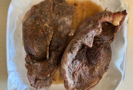 Фото шага рецепта Говяжья лопатка с брусничным соусом 186456 шаг 8  