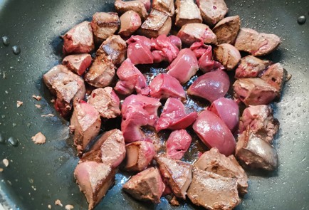 Фото шага рецепта Говяжья печень с луком 191330 шаг 4