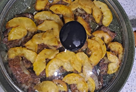 Фото шага рецепта Жаренная говяжья печень с яблоками и луком 187034 шаг 16  