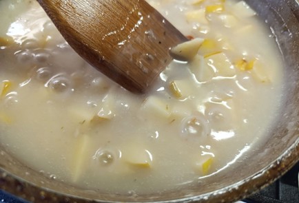 Фото шага рецепта Говяжья печень тушеная с айвой 190837 шаг 15  