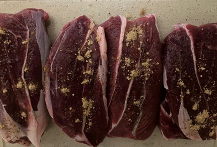 Фото шага рецепта Говяжья рулька с цедрой апельсина 189242 шаг 3  