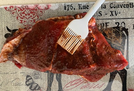 Фото шага рецепта Говяжья рулька с соусом барбекю 176344 шаг 4  