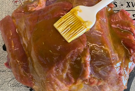 Фото шага рецепта Говяжья шея с орегано и базиликом 176371 шаг 2  