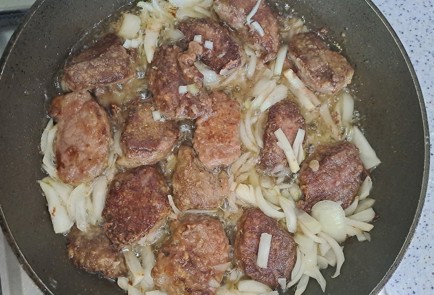 Фото шага рецепта Говяжья вырезка на сковороде 190041 шаг 7  