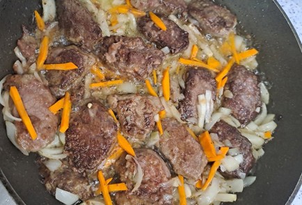 Фото шага рецепта Говяжья вырезка на сковороде 190041 шаг 8  