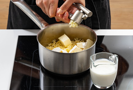 Фото шага рецепта Гратен из кабачков с сыром 189529 шаг 5  