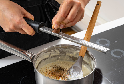 Фото шага рецепта Гратен из кабачков с сыром 189529 шаг 6  