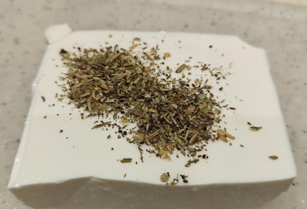 Фото шага рецепта Греческий салат с оливкой и сыром фета 190917 шаг 9  