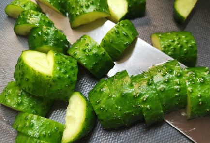 Фото шага рецепта Греческий салат с рамиро 175520 шаг 2  