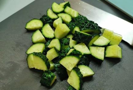 Фото шага рецепта Греческий салат с йогуртом 175621 шаг 1  