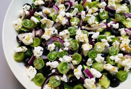 Фото шага рецепта Греческий салат с йогуртом 175621 шаг 13  