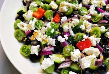 Фото шага рецепта Греческий салат с йогуртом 175621 шаг 14  