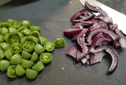 Фото шага рецепта Греческий салат с йогуртом 175621 шаг 8  