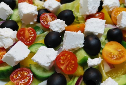 Фото шага рецепта Греческий салат 175404 шаг 15