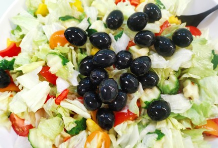 Фото шага рецепта Греческий салат 189487 шаг 9  