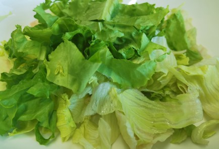 Фото шага рецепта Греческий салат 190527 шаг 1  